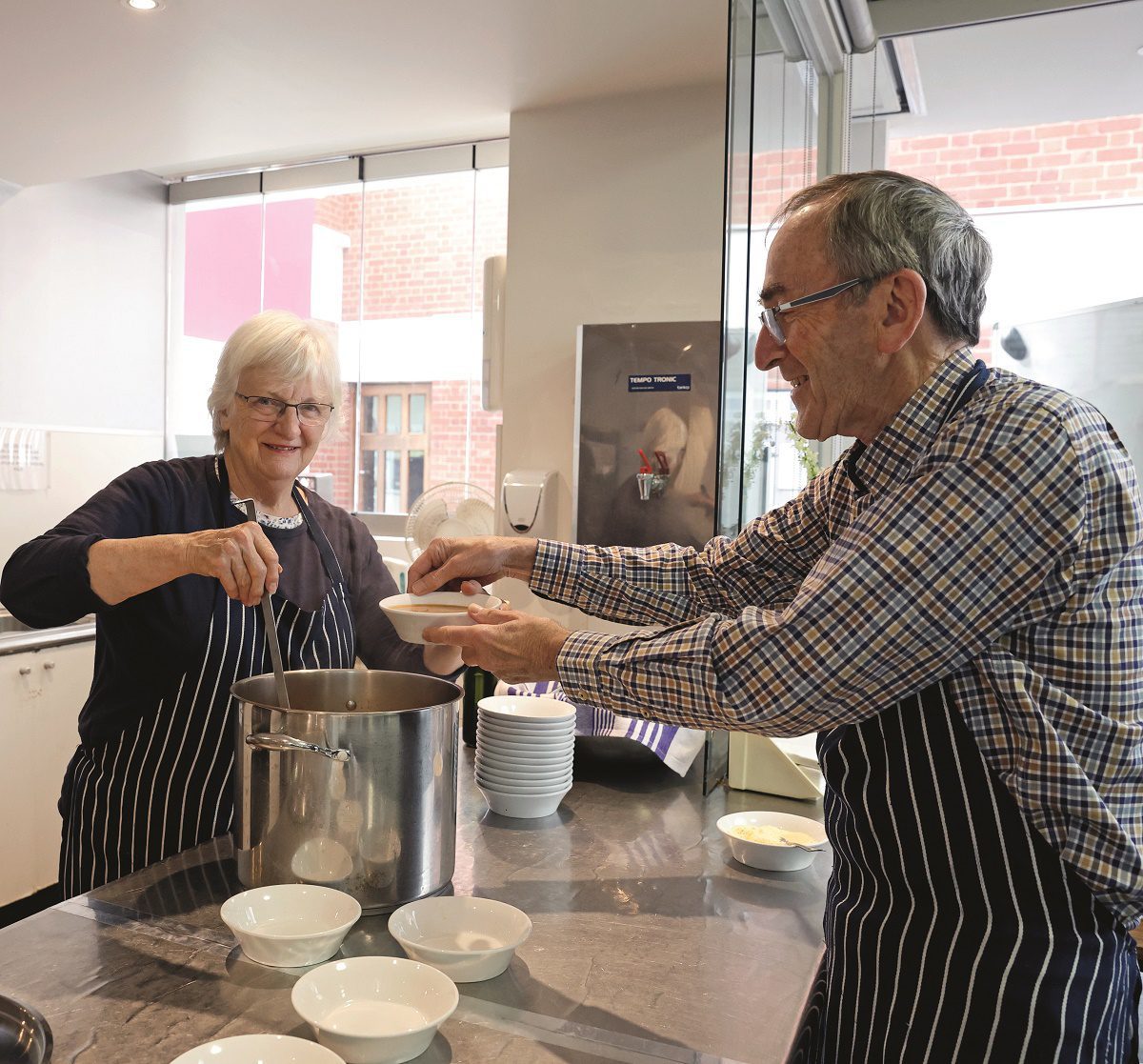 Picture of Volunteers graeme and joy in the page Volunteers make a difference
